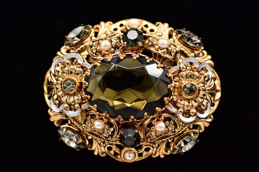 Vintage West Germany Brooch Smoky Olive Cabochon Ornate Gold Unsigned BinBP
